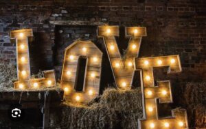 Location lettre LOVE géante bretagne concarneau quimper