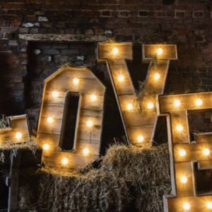 Location lettre LOVE géante bretagne concarneau quimper